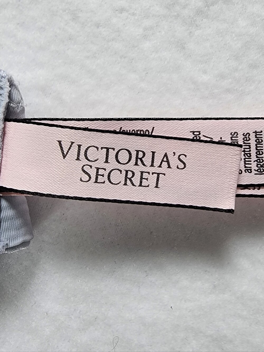 Victoria’s Secret 34D Wireless T-Shirt Bra Silver Metallic Stripe - Picture 2 of 15